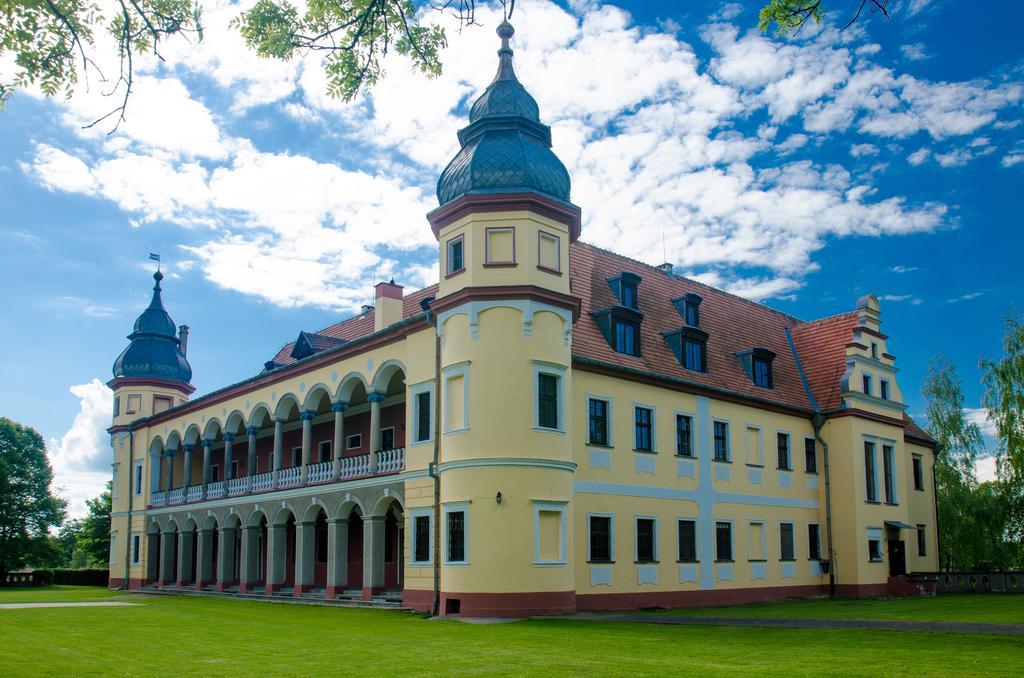 Palac Krobielowice Kąty Wrocławskie Esterno foto