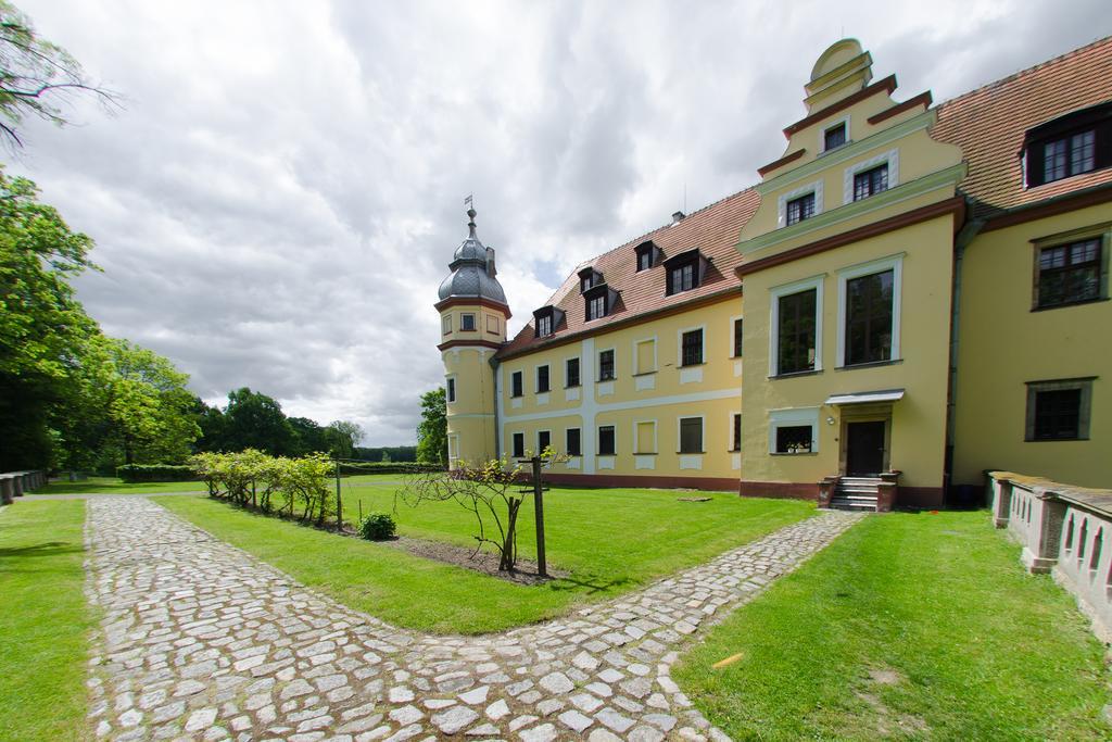 Palac Krobielowice Kąty Wrocławskie Esterno foto