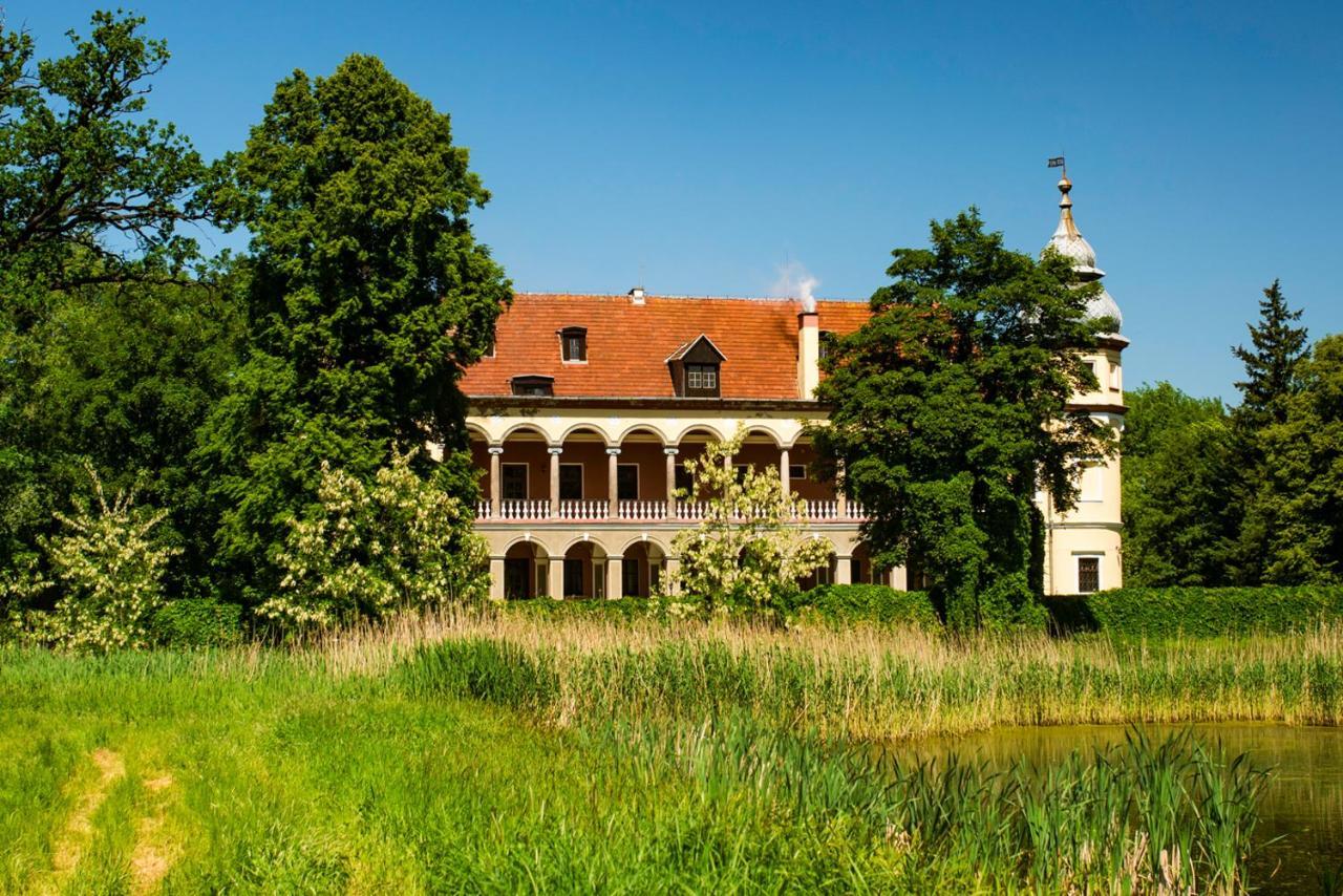 Palac Krobielowice Kąty Wrocławskie Esterno foto